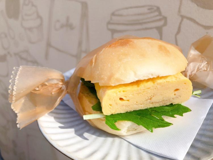 自家製パンの厚焼き玉子のサンドイッチ