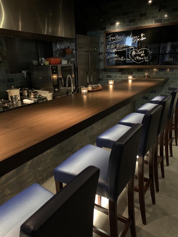 スタッフは全員20代！男女ともに活躍中