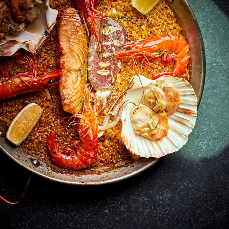 スペイン人シェフが率いる人気店★