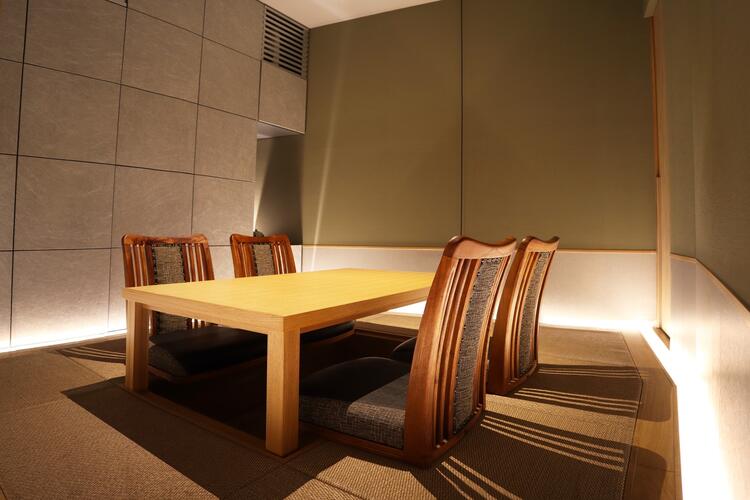 完全会員制のワインバー