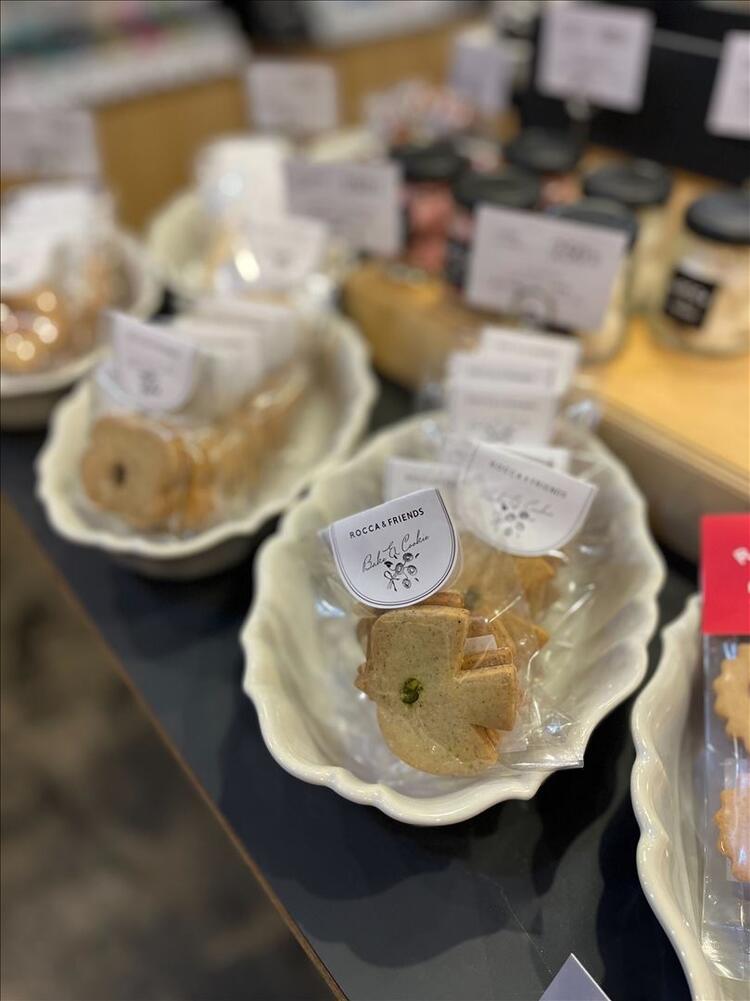 焼菓子も店舗で焼いてます