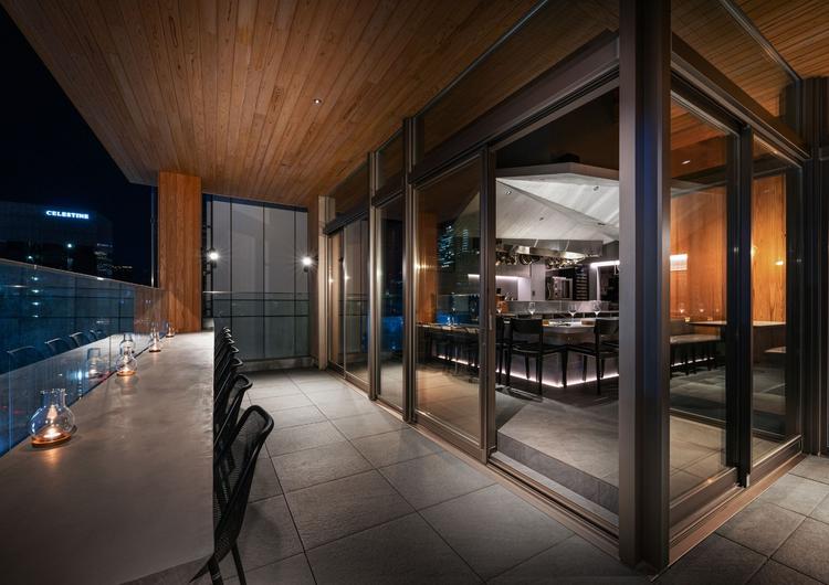 銀座を眺望できるテラスを併設