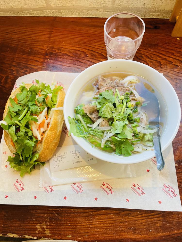 バインミーとフォーのセット