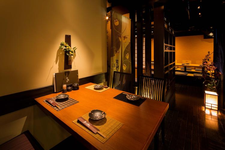 JAZZの流れる落ち着いた店内