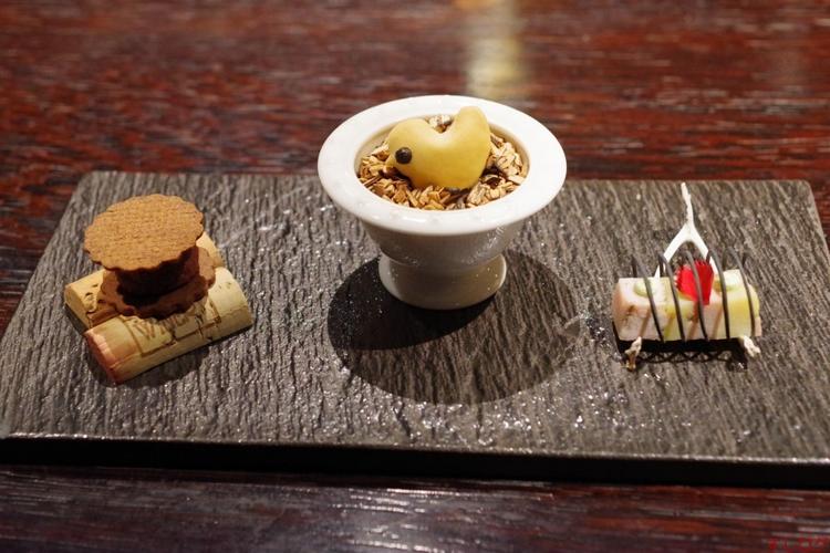 クリエイティブなアミューズ