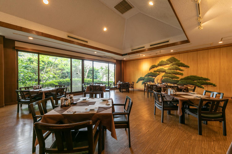 ピアノが流れる心地よい空間です