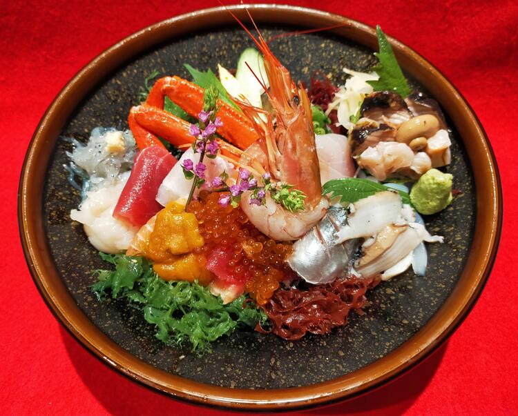 鮮度抜群の海鮮丼にファン続出◎
