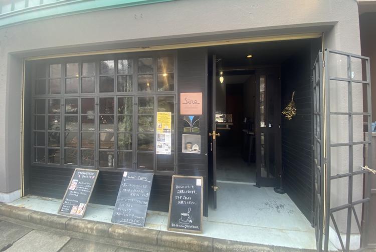 大きな窓が特徴的