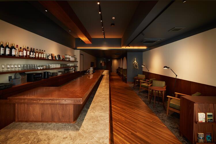 開放的でゆったりと落ち着ける店内