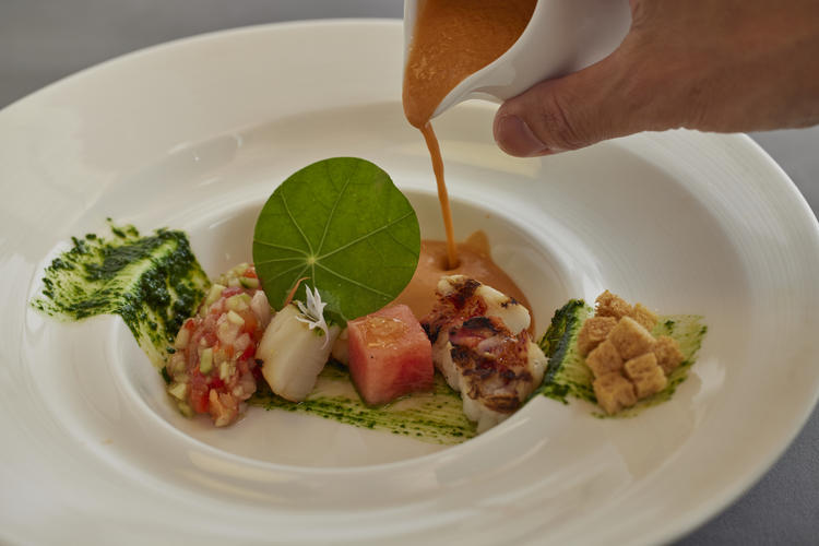 旬の食材でお客様をおもてなし