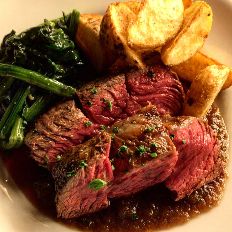 国産牛なども扱っています◎