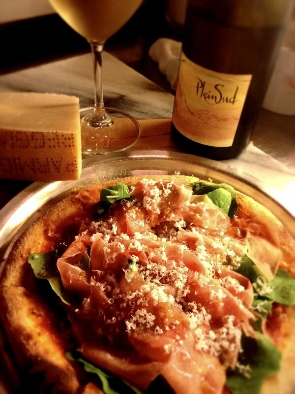 ワインもピッツァもこだわっています！