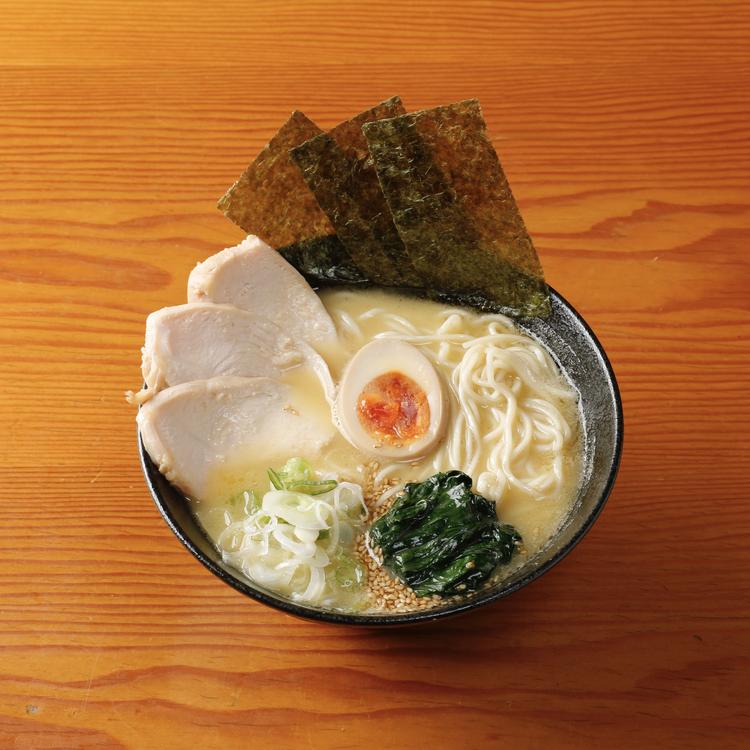 鶏白湯ラーメンのスープは仕込みに8時間