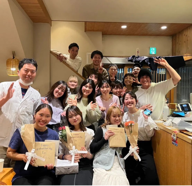 写真の通り、明るい雰囲気の店です。