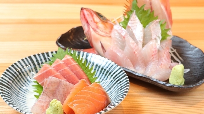 鮮度抜群、割烹仕込みの綺麗な盛りつけ