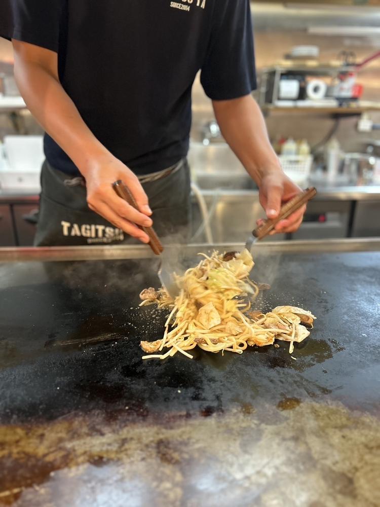 鉄板焼き未経験者でも丁寧に教えます！！