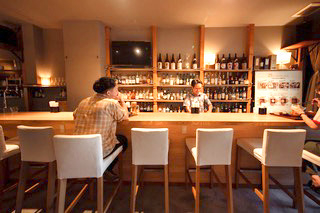 定食屋だからこそカジュアルな日本食を