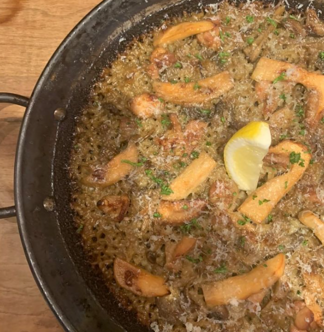 調理、接客のプロを目指しています！