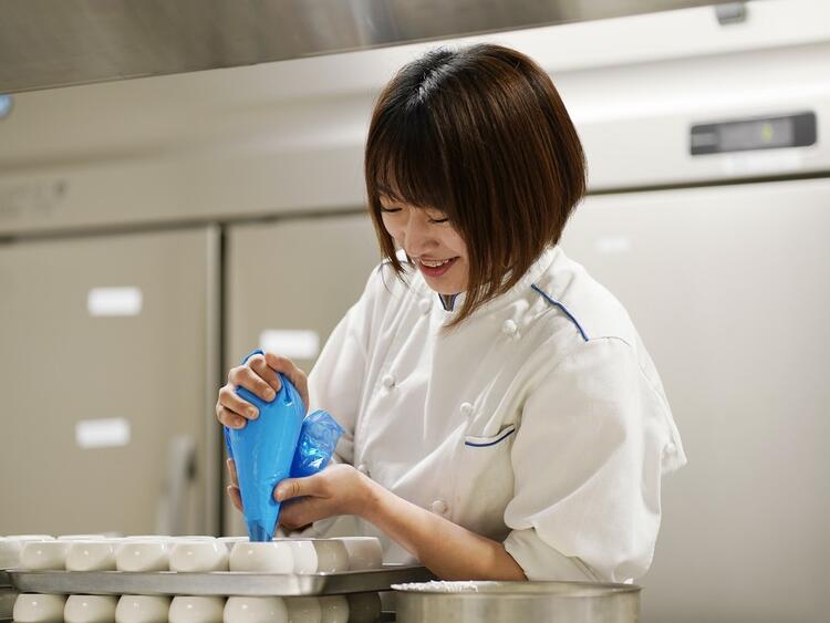 デザートは専属パティシエが製造！