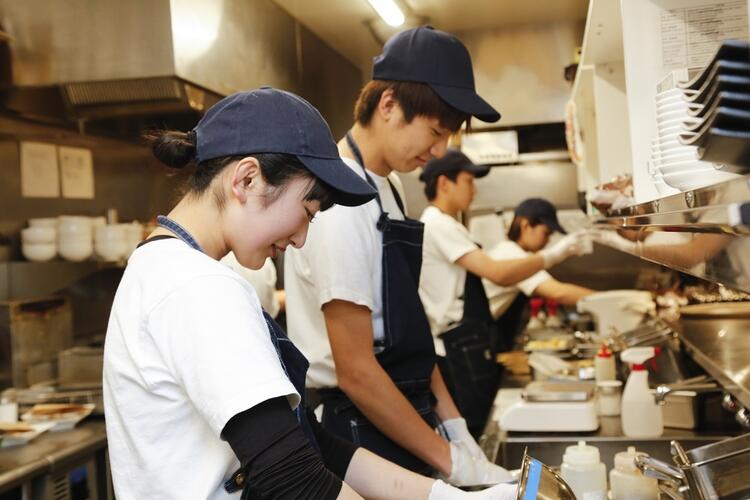 多店舗を展開する安定企業◎