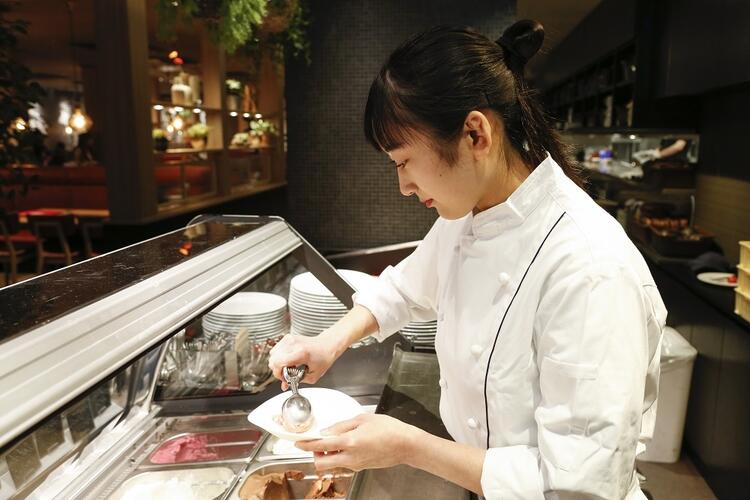 デザートもジェラートも店内手作り！