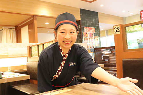 生本マグロ解体ショーが名物！
