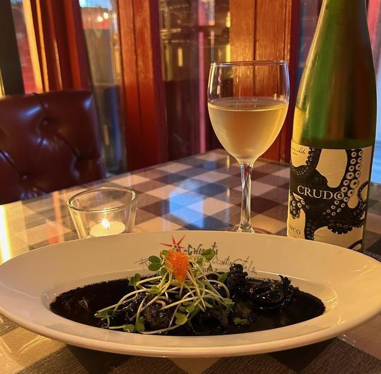 オリジナルの料理とワインがたくさん♪