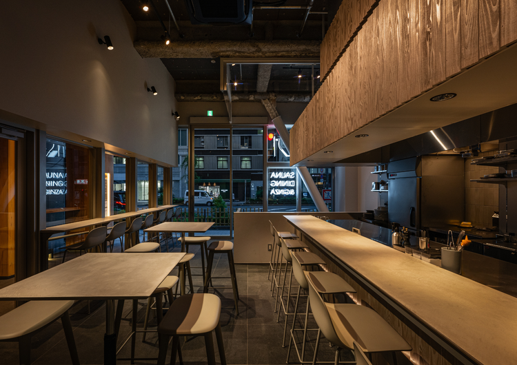 銀座路面店のオープンキッチンです