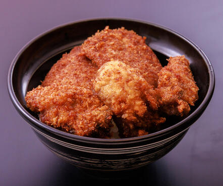 「ワセカツ丼」が大人気！