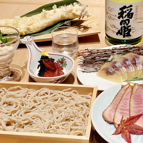 キッチンは女性料理人も活躍中！