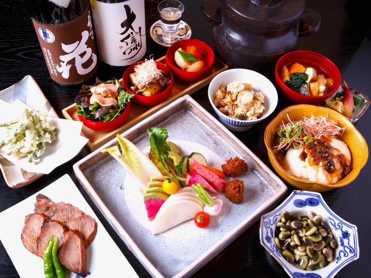 落ち着いた雰囲気でお食事を提供