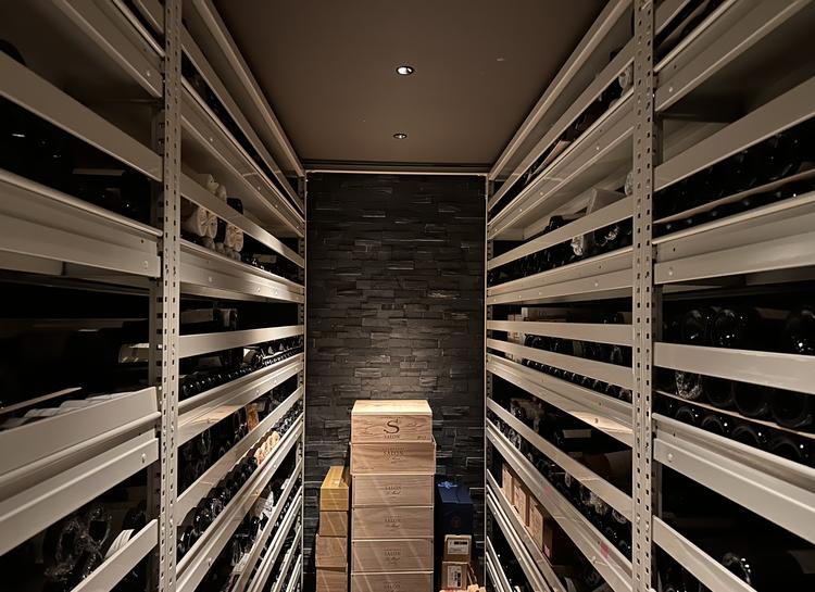 500種類2000本を超えるワインセラー
