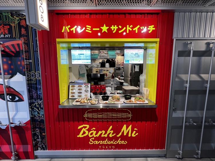 6階のフードコートが勤務先です！