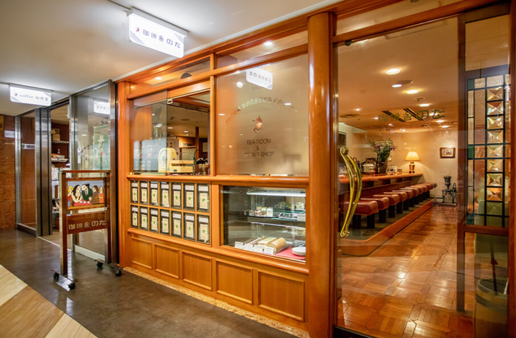 オフィスビルの地下にお店があります！