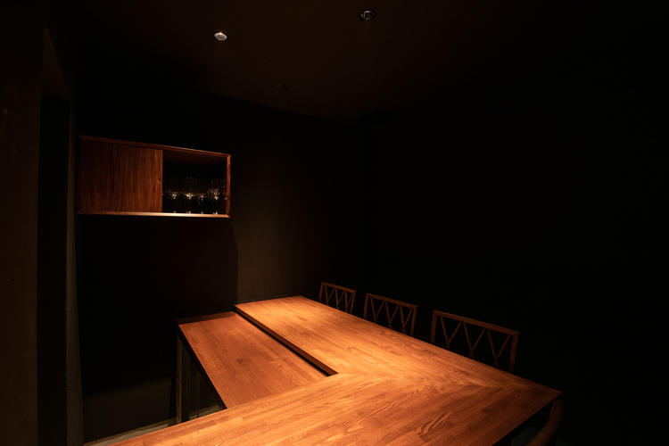 5名様まで対応のカウンター個室