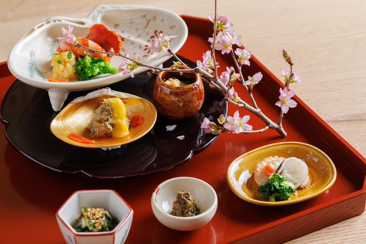 美味しいお料理、味見あるかも？