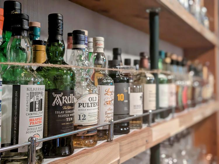 隠れ家的大人のバー！