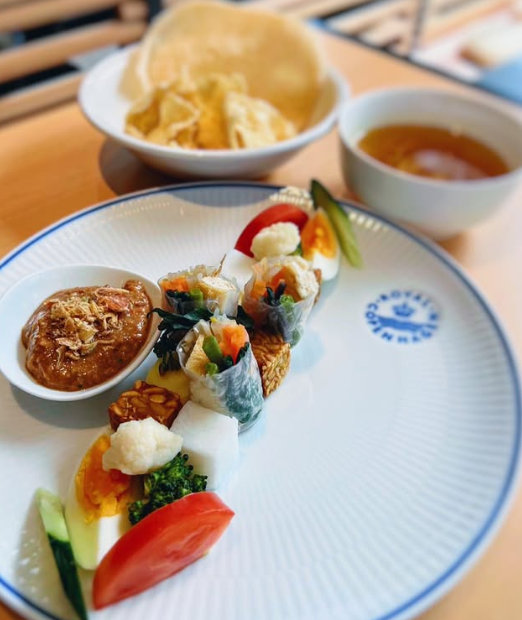 目で見て楽しいメニュー【ガドガド】