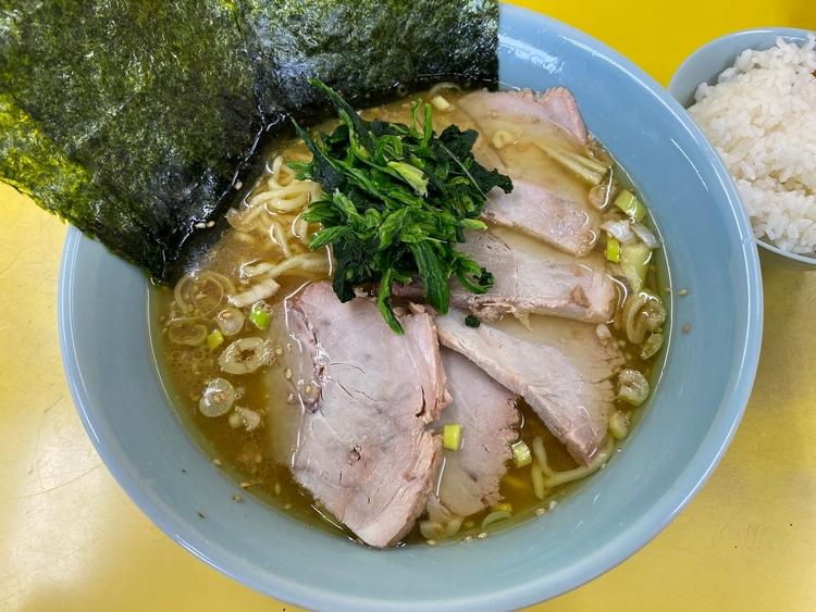 レトロな韓国の街並みをイメージした店内