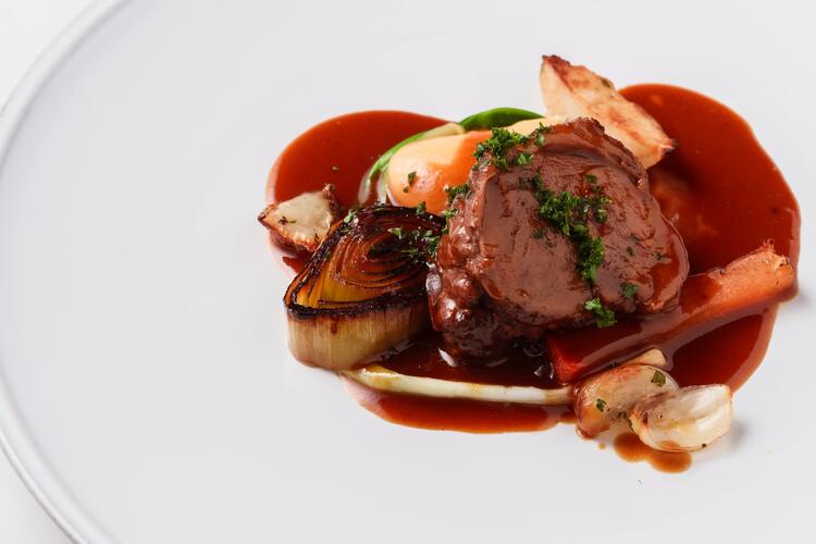 ミシュラン1ツ星獲得の有名シェフ監修