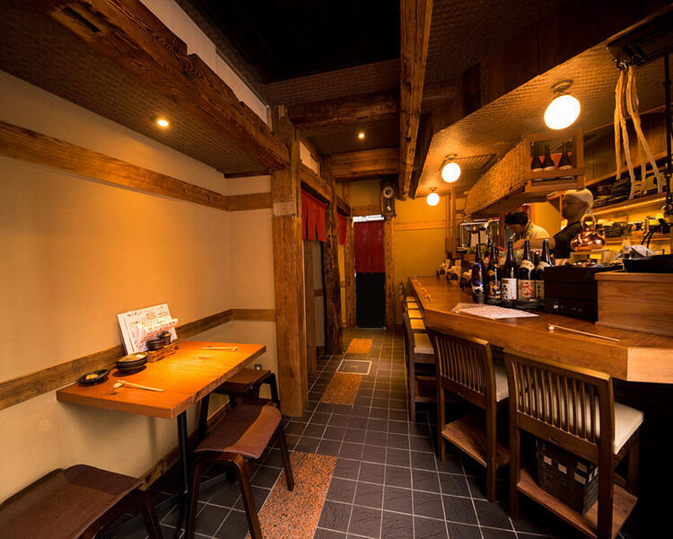 常連さんも多い、落ち着いたお店です◎