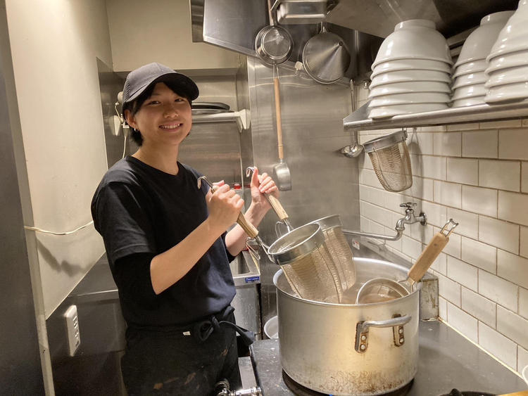 美味しい賄いつきで良い環境の職場