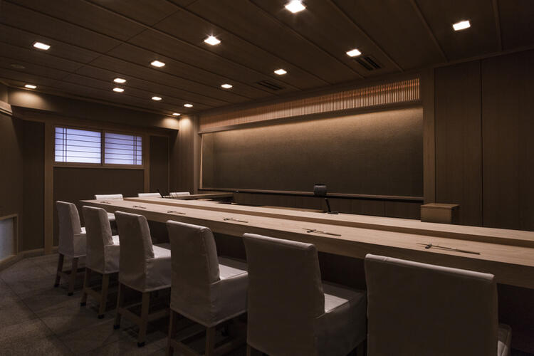 雰囲気抜群◎檜のカウンター席