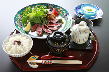 日本料理の魅力を学びませんか？