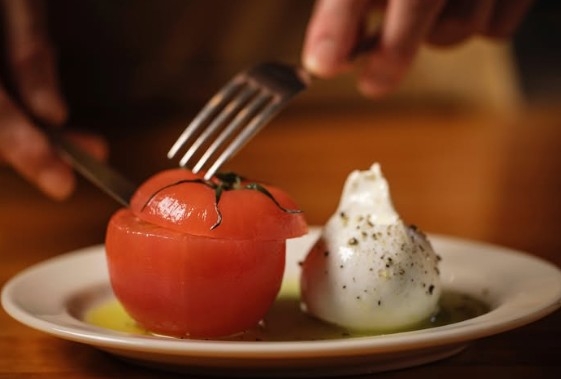 『出汁トマトとブラータチーズ』は大人気