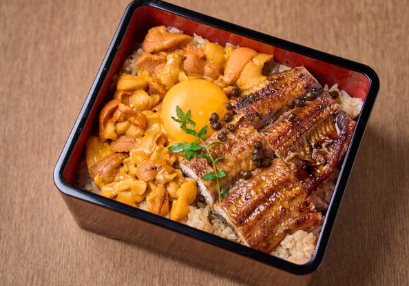 情緒ある街並みに佇む