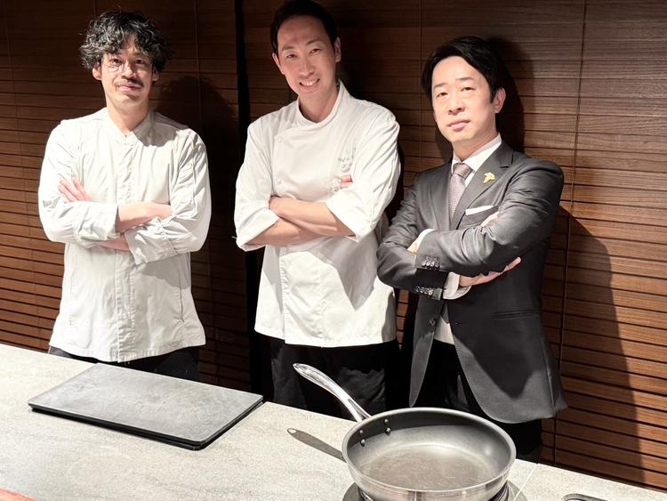 シェフとサービスでお店を創り上げています