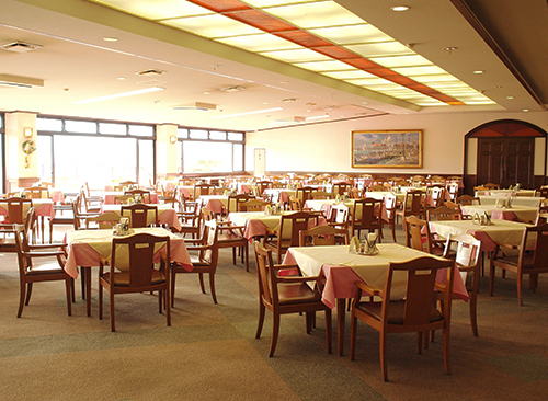 ゴルフ場内レストランで働こう★