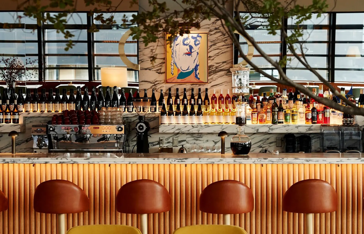 銀座の雰囲気に合わせたラグジュアリー空間