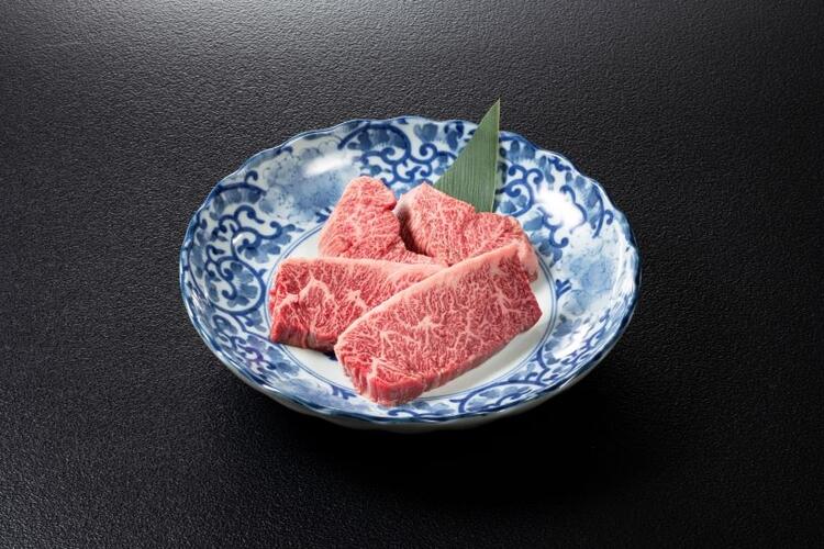 市場直送の厳選和牛を使用